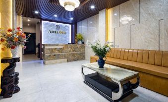 Azura Gold Hotel & Apartment