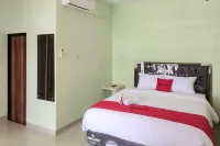 RedDoorz Near Taman Wisata Alam Punti Kayu Palembang 2 Hôtels à : Karya Baru