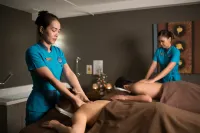Sawaddi Patong Resort & Spa by Tolani - spa