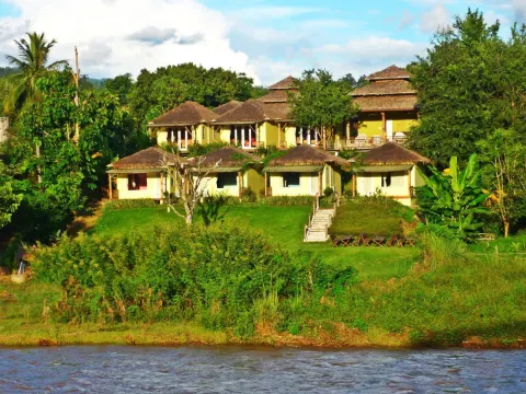 拜縣他納姆度假飯店