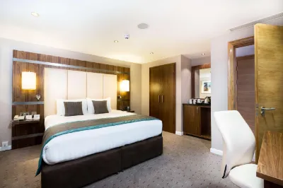 DoubleTree by Hilton Milton Keynes Hotels near Furzton Lake