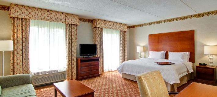 Hampton Inn & Suites Leesburg Hotels in Loudoun County