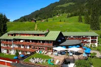 IFA Alpenhof Wildental Hotel Kleinwalsertal Adults Only - Pysäköinti