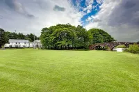 Two Bridges Hotel