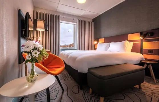 斯力加查恩酒店