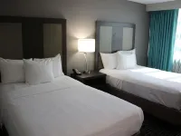 La Quinta Inn & Suites by Wyndham Indianapolis Downtown イーズリー・ワイナリー周辺のホテル