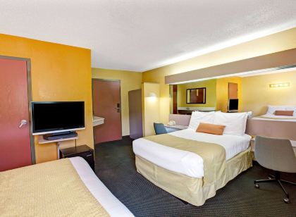 Microtel Inn & Suites by Wyndham Gatlinburg