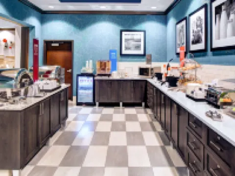 Hampton Inn & Suites Atlanta Perimeter Dunwoody Hotels in Dunwoody