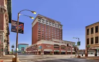 Hampton Inn St. Louis-Downtown (at the Gateway Arch) Hotels near Economy Museum at the Federal Reserve Bank of St. Louis