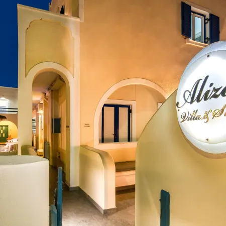 Alizea Villas & Suites
