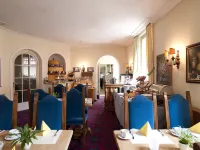 Altstadthotel Kasererbräu Hotels near Petersfriedhof