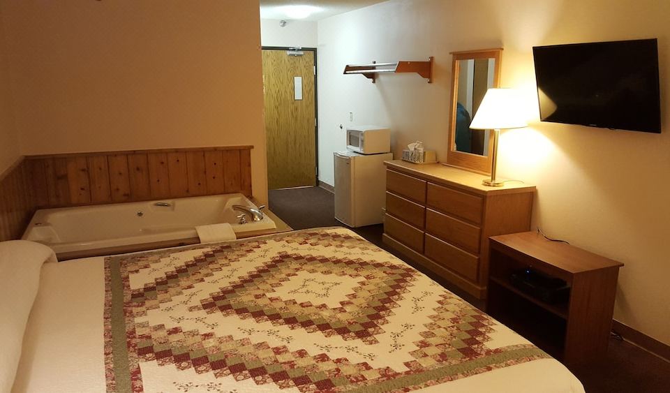 Chicaugon Lake Inn,Stambaugh Township Updated 2024 Reviews & Prices