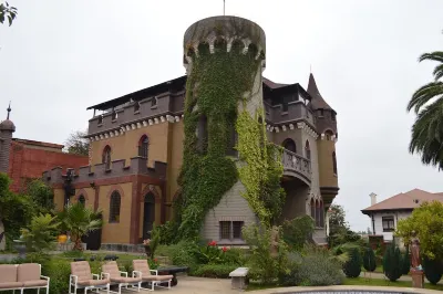 Castillo Medieval Hotel di Vina Del Mar