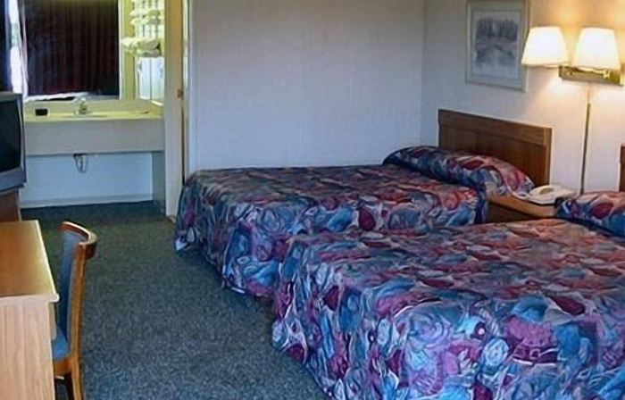 Mariann Travel Inn Scottsburg