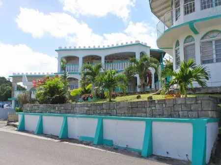 The Apartments at Jolly Castle Отели в г. Олд Роуд