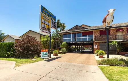 Cattlemans Country Motor Inn & Serviced Apartments Отели в г. Даббо
