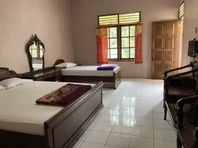 Hotel Garuda Hotel dekat Puncak Gunung Desa Kalitengah