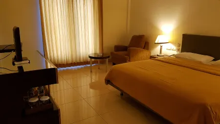 Crown Hotel Отели в г. Tanjung Selor Hilir