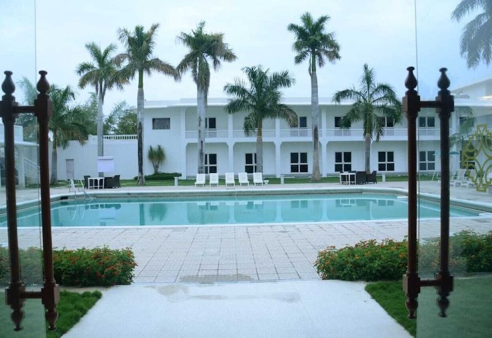 Hotel Chandela Over view