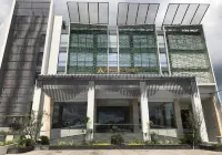 Pyramid Suites Hotel Banjarmasin Hotel dekat Bekantan Statue