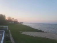 Bayview Lakefront Inn