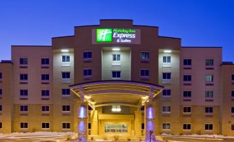 Holiday Inn Express & Suites Minneapolis (Golden Valley)