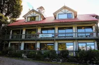 Alpine Chalets Hotels near Tongariro Alpine Crossing