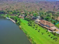 Suan Sai Yok Resort Hotel dekat Wat Nong Prue