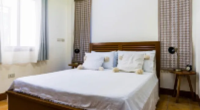 Talisay Inn Hotels near TownSquare