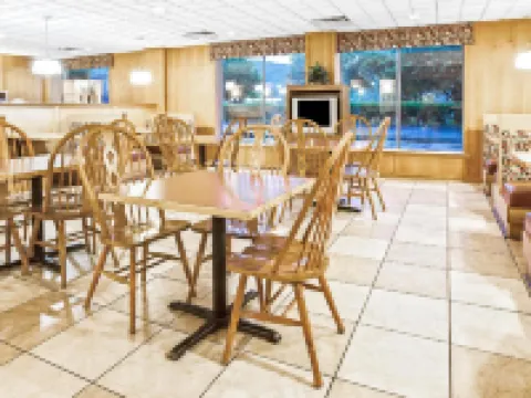 Finger Lakes Inn & Suites Hotels in Bath