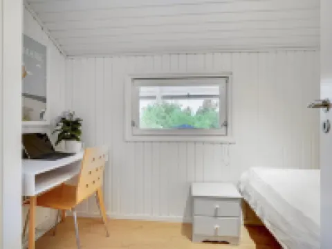 "Elayne" - 3km from the Sea