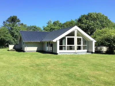 "Torben" - 10km from the Sea