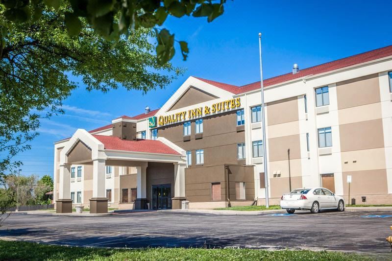 Best Western Plus Lees Summit Hotel Suites - Housity