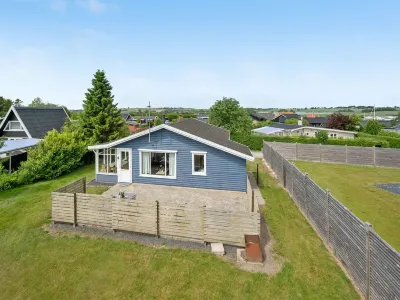 "Holmger" - 500m from the Sea Hotels near Mindesten for 22 kertemindemænd der faldt i søslaget i Køge Bugt