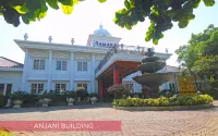 Ramada Suites by Wyndham Solo Hotel di Tohudan