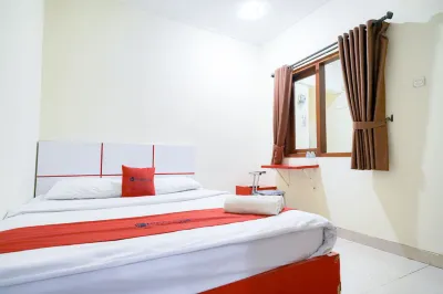 RedDoorz at Buah Batu 5 Các khách sạn ở Turangga