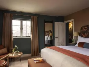 The Falcon Hotel