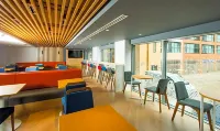 Holiday Inn Express SWINDON CITY CENTRE by IHG - bar