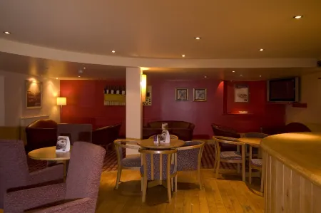 Inverness Centre (Millburn Rd) Отели в г. Каллоден