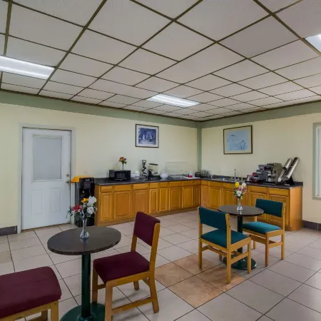 Monsoon Inn