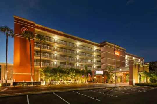 Ramada by Wyndham Tampa Westshore Airport South Отели в г. Тампа