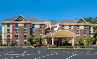 Comfort Inn & Suites Suwanee - Sugarloaf