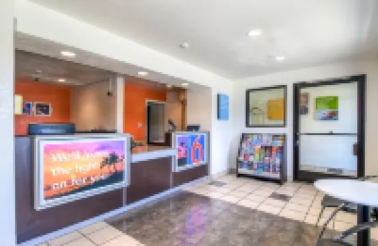 Motel 6 Corona, CA - Norco