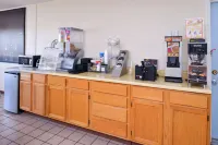 Americas Best Value Inn Sullivan - servizio colazione