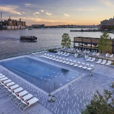 Pendry Baltimore Отели рядом с достопримечательностью «Тайд Пойнт»