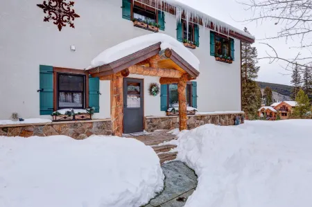 Heated Indoor Spa and Mountain Views - Stunning Rustic-Luxe Sanctuary