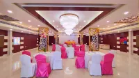 Hotel Aradhna Inn - 루프탑 수영장