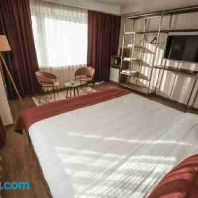 Monarch Hotel Rooms