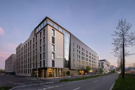 Radisson Hotel and Suites Zurich Отели в г. Цюрих