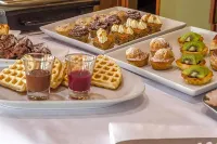 Charming Luxury Lodge & Private Spa - breakfast